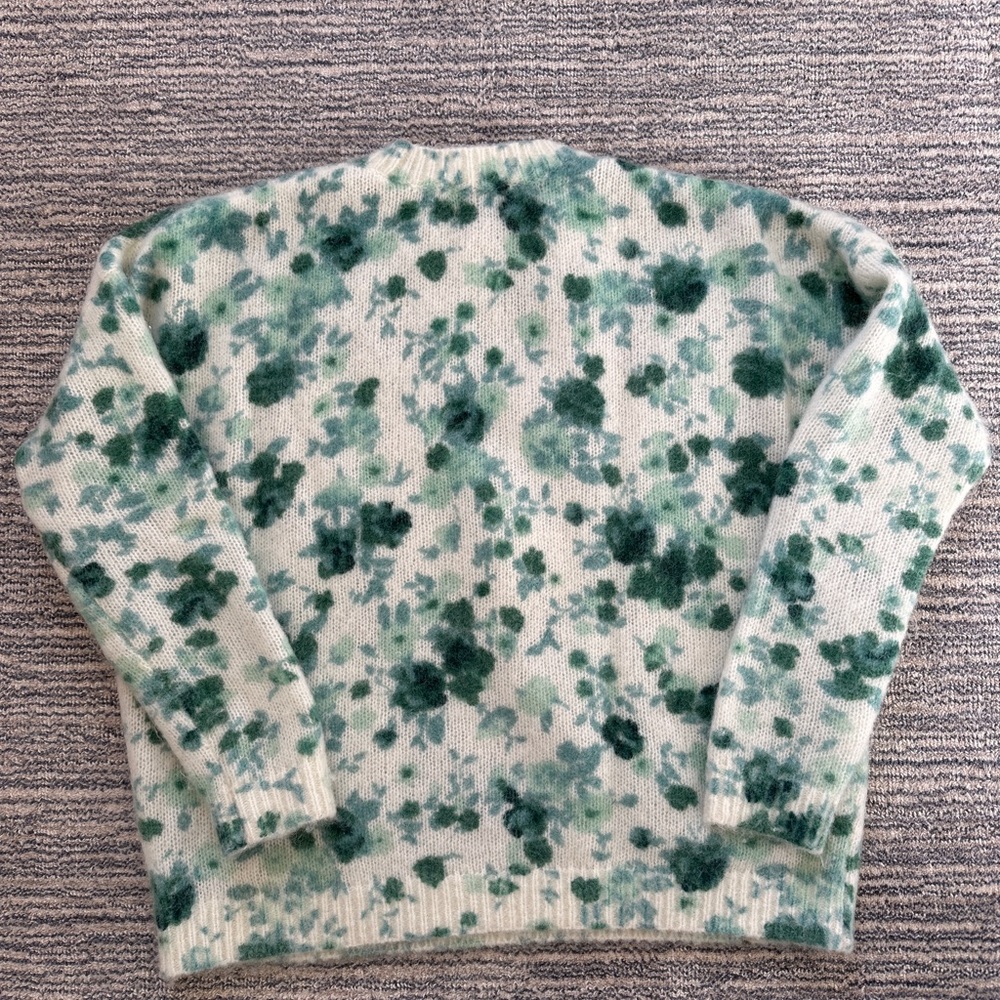 Sezane Amaya Sweater in Green Hydrangea - Picture 4 of 6